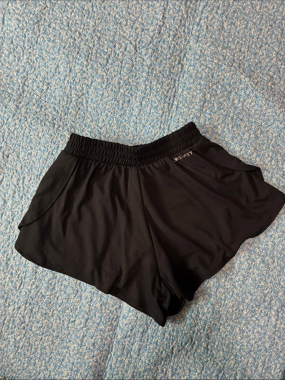 Nike Black Girls Athletic Running Shorts loose fit built in bike short